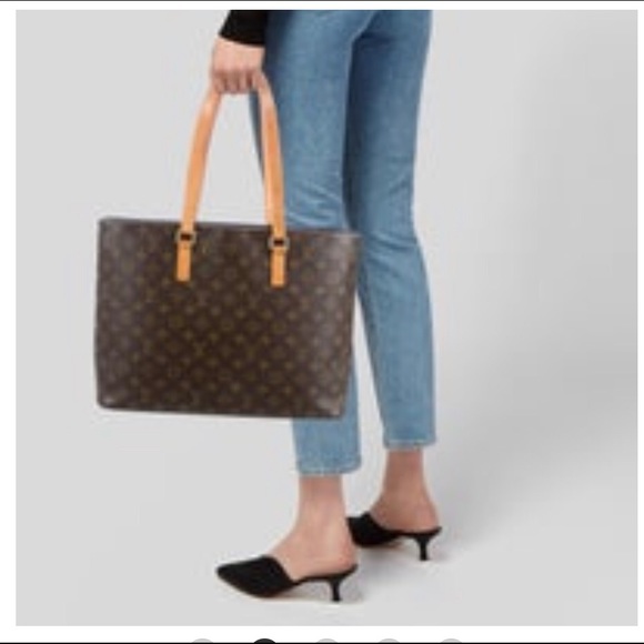 Louis Vuitton Luco Monogram Shoulder Bag Beauty - Picture 3 of 11